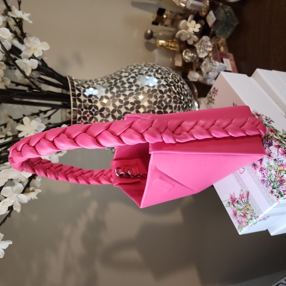 MADISON WEST Fuchsia Mini Bag with Braided handle & chain strap NWT - Picture 9 of 16